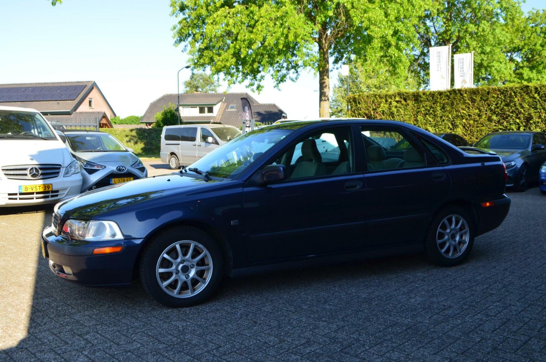 Volvo-S40-2